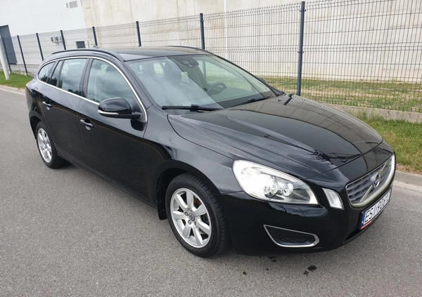 Volvo V60 cena 31909 przebieg: 250000, rok produkcji 2011 z Sieradz małe 301